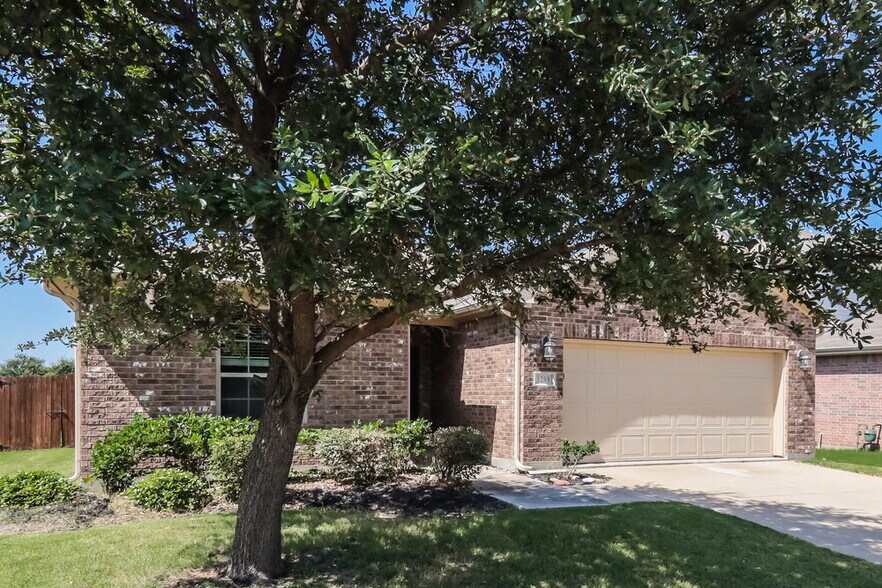 Building Photo - 1208 Songbird Dr