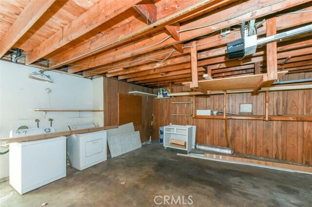 Building Photo - 2057 Dacian Dr S