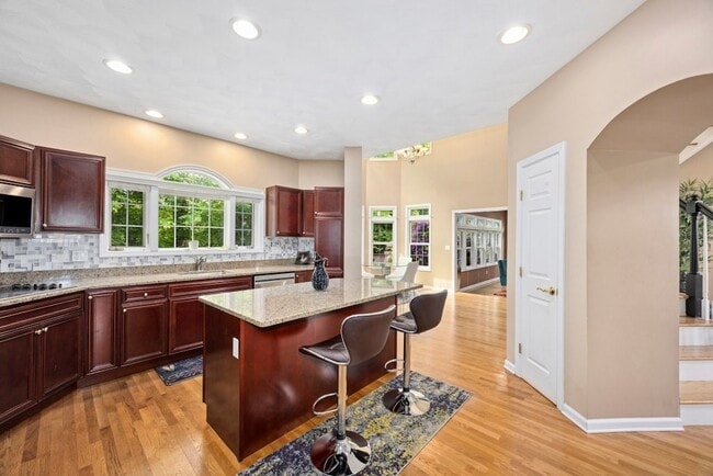 Building Photo - 2 Arrowhead Ln