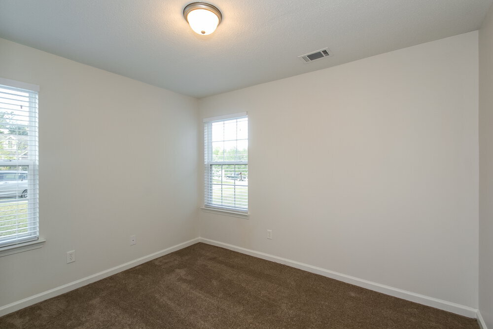 Building Photo - 448 Camella Cir