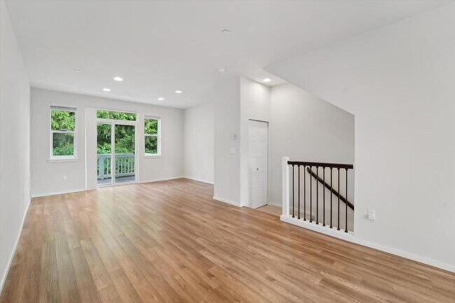 Building Photo - 2 bedroom in Mountlake Terrace WA 98043