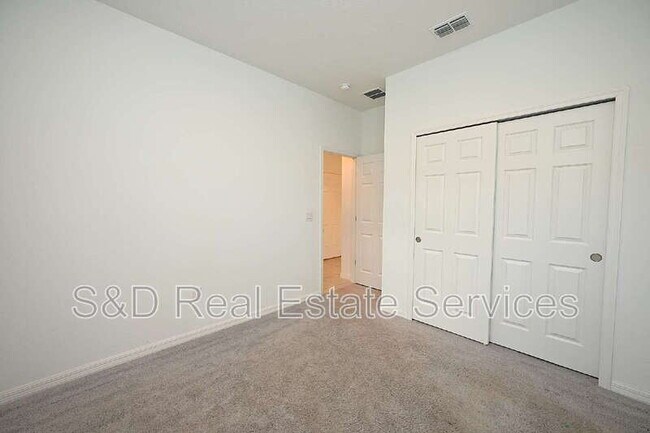 Building Photo - 685 Crown Rose Dr