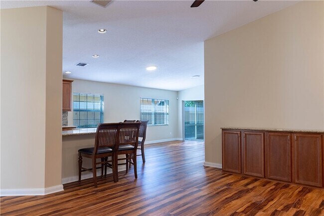 Building Photo - 5009 Corsica Square