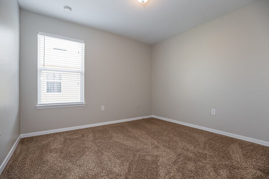 Building Photo - 4004 Pemberly Pines Cir