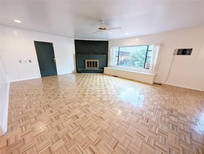 Building Photo - 2712 NW 27th St