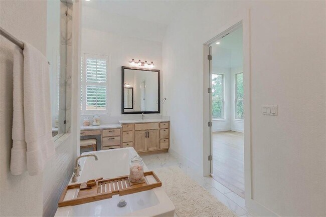 Building Photo - 236 Egret Ln