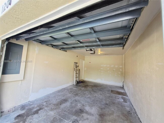 Building Photo - 1209 NW 27th Ave