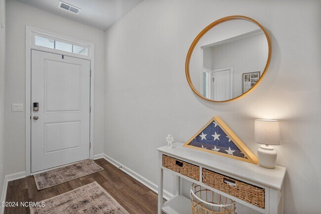 Building Photo - 1561 Pleasant Holw Ct SE