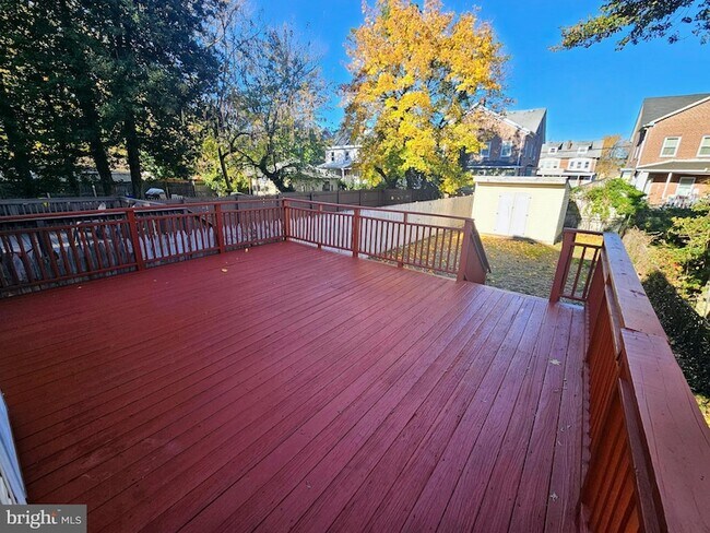 Building Photo - 341 Hillcrest Ave