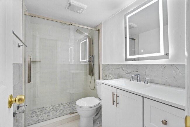 Building Photo - 3580 S Ocean Blvd
