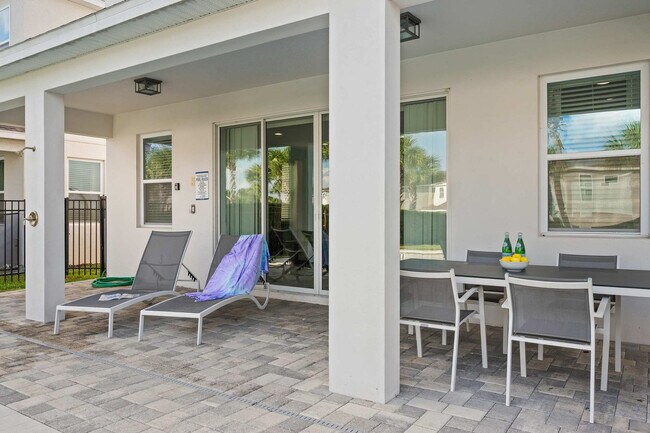 Building Photo - 301 Burma St