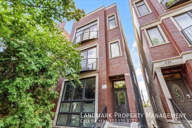 Building Photo - 1024 N Hermitage Ave