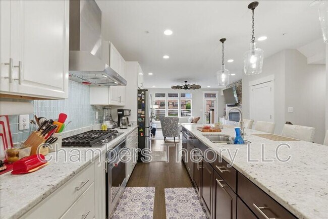 Building Photo - 42392 Soave Dr