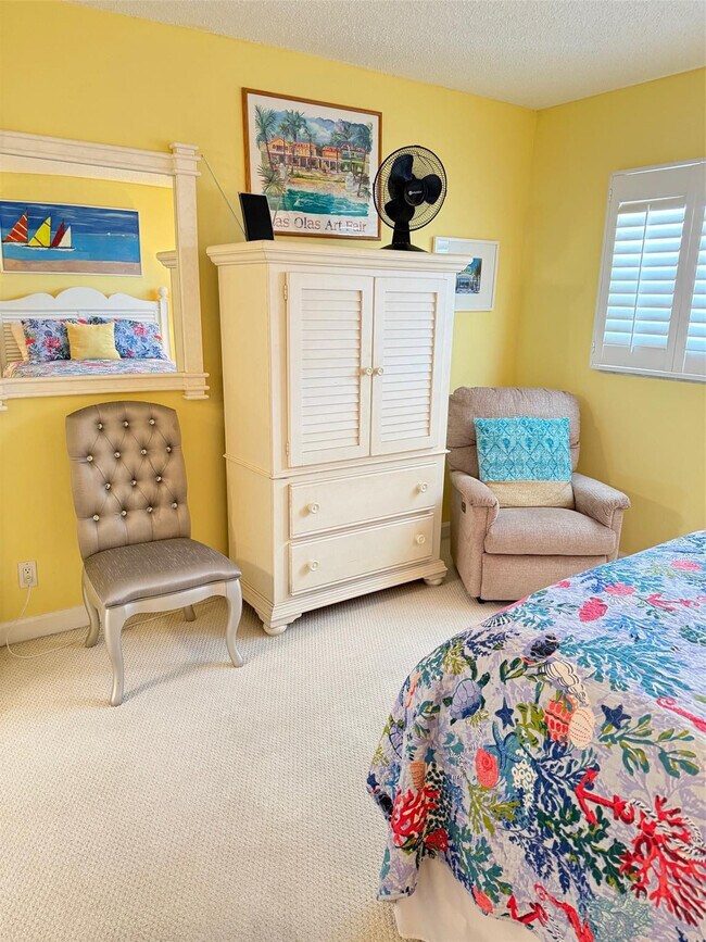 Building Photo - 4636 El Mar Dr