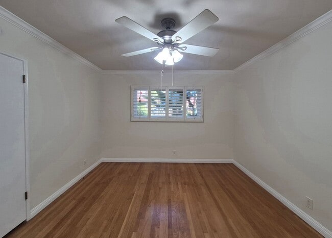 Building Photo - Charming One Bedroom, One Bath Unfurnished Apartment