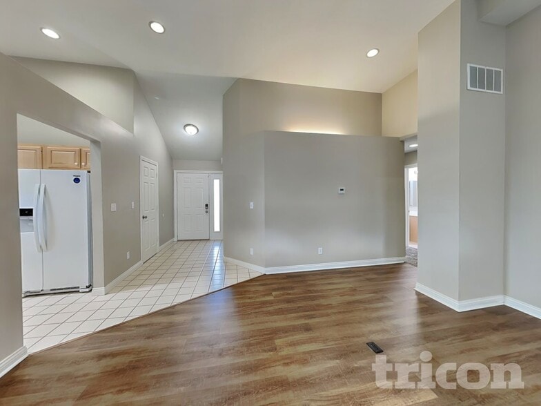 Building Photo - 3279 Wheaton Ct