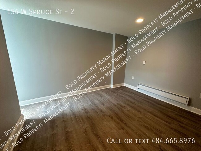 Building Photo - Two bedroom 2nd floor Tamaqua apartment w ...