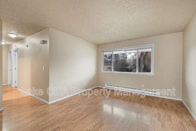 Building Photo - 906 N 2nd St