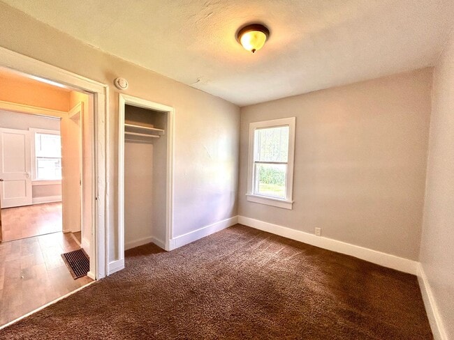 Building Photo - Three Bedroom Home in Muskegon