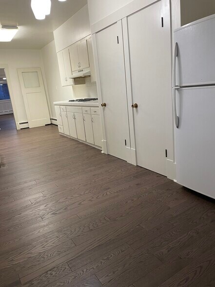 Building Photo - 264 E 4800 S