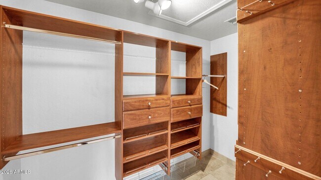 Building Photo - 10845 N Pinto Dr