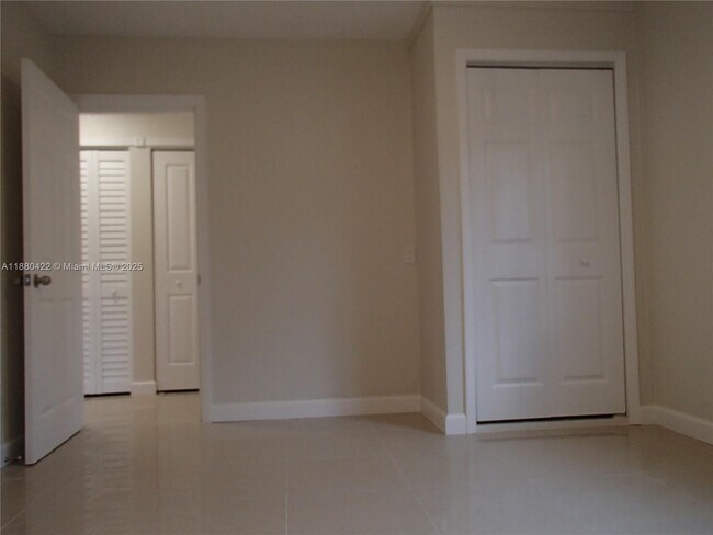 Building Photo - 1949 Funston St