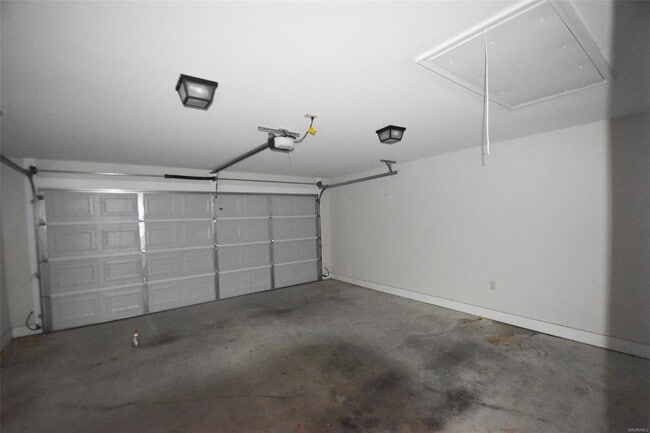 Building Photo - 161 Hideaway Ln