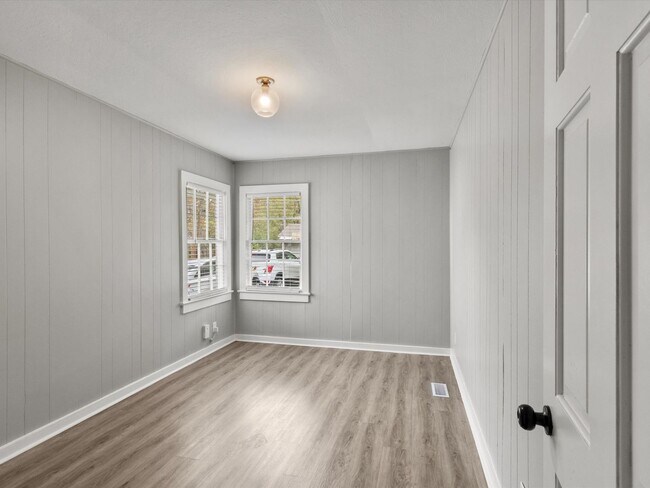 Building Photo - Fully Remodeled Corner-Lot Home Just Minutes from RSA & I-565!