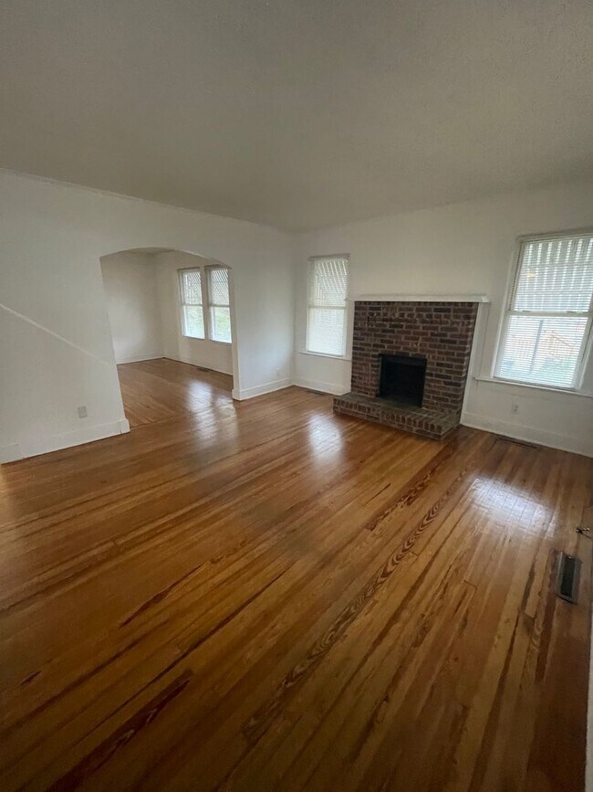 Building Photo - Welcome to this charming 2 bedroom, 1 bathroom home in Gastonia, NC.