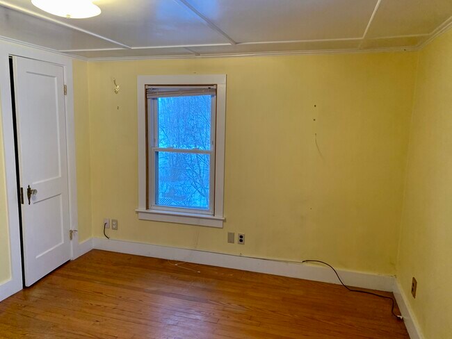 Building Photo - 6 Clark St