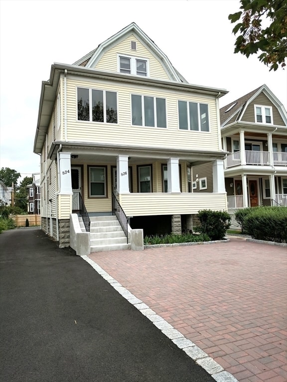Building Photo - 836 Fellsway