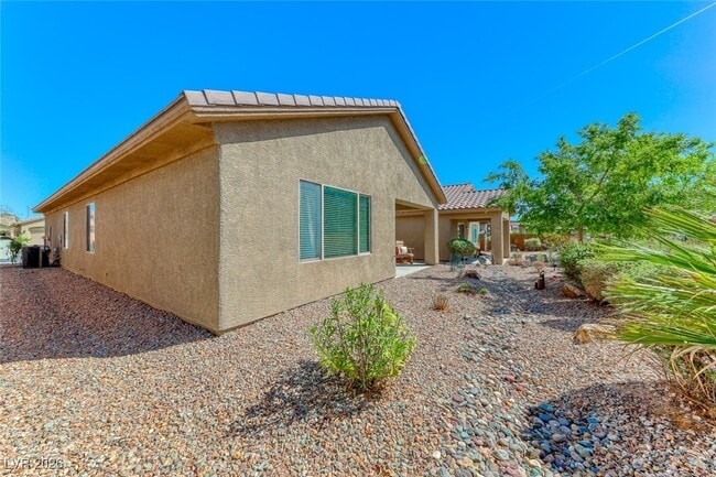 Building Photo - 6159 Isola Peak Ave