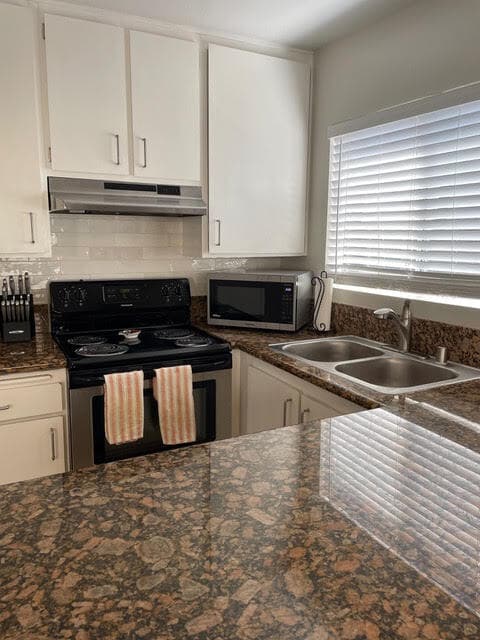 Kitchen - 5422 Adobe Falls Rd
