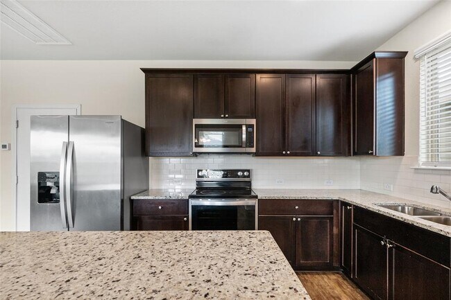 Building Photo - 457 Bedford Falls Ln
