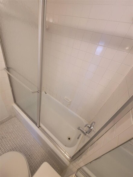Building Photo - 4374 NW 9th Ave