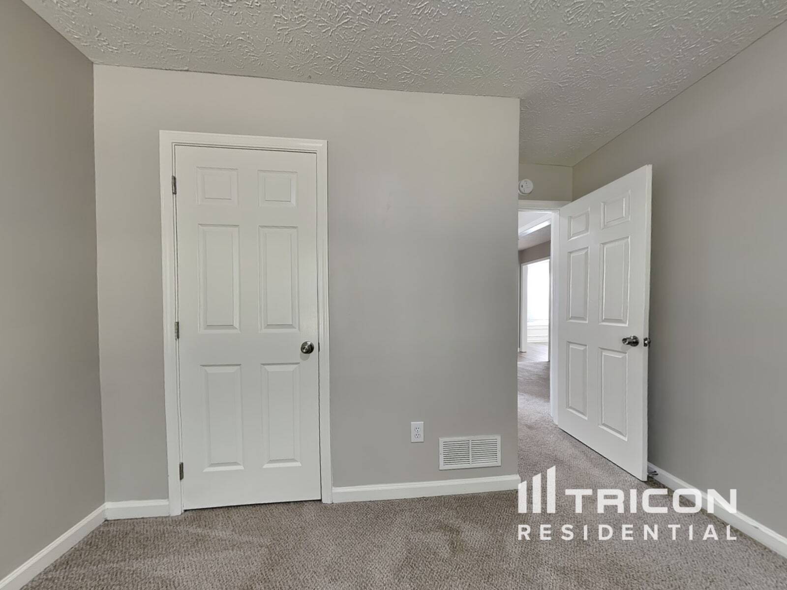 Building Photo - 714 Manor Ridge Dr