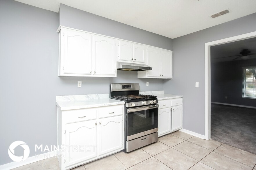 Building Photo - 7084 Windsor Dr