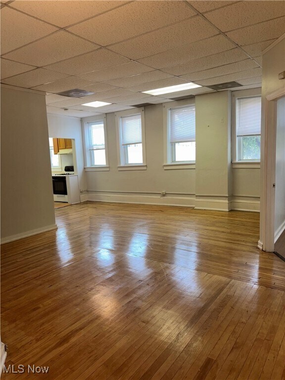 Building Photo - 1066 E 62nd St