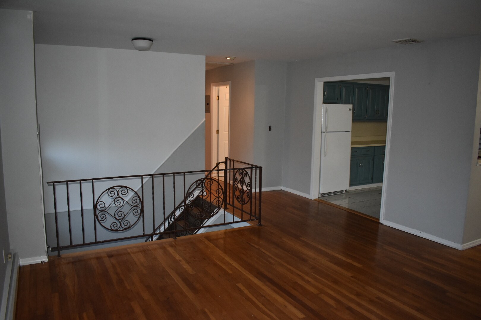 Building Photo - 85 Cedar Dr