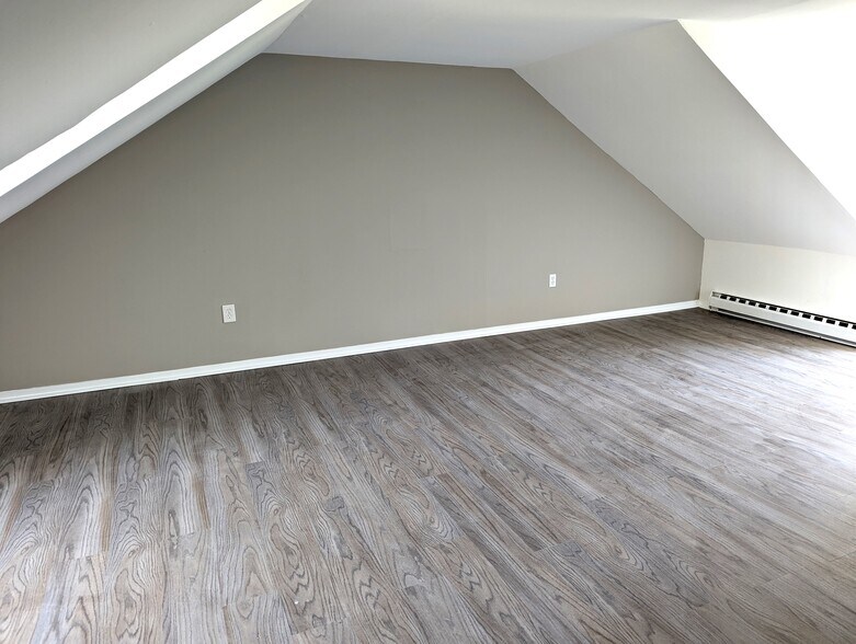 Building Photo - 139 S Lumber St