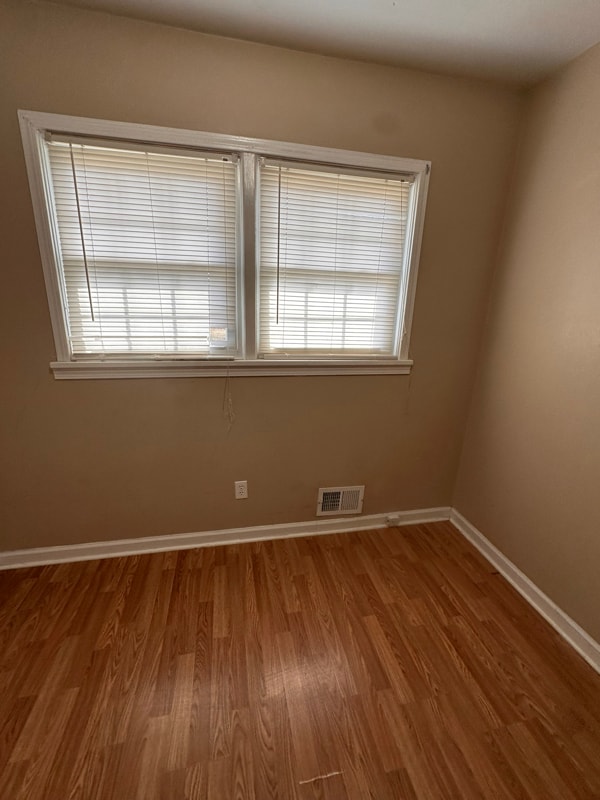 Building Photo - 8403 Robin Hill Dr