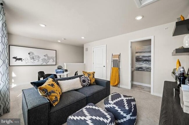 Building Photo - 35 E Front St