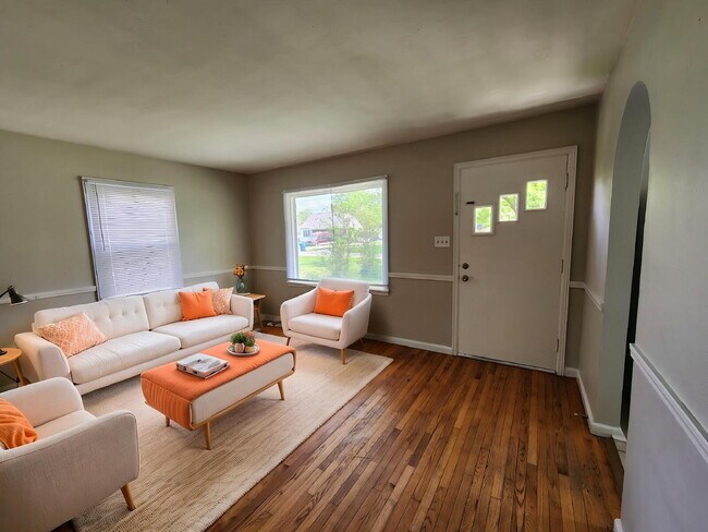 Building Photo - Charming 3 Bedroom Home in Indianapolis with Spacious Layout and Convenient Location!