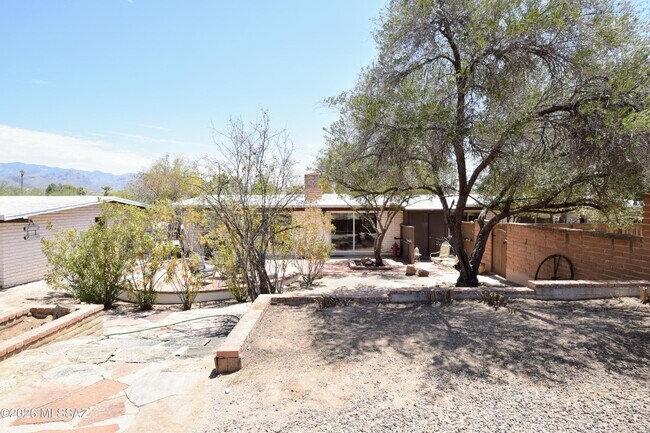 Building Photo - 6902 E Big Bear Dr