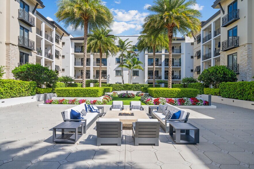 Building Photo - 1035 3rd Ave S