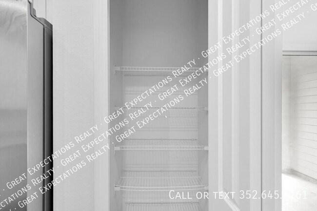 Building Photo - 4919 SW 81st Lp
