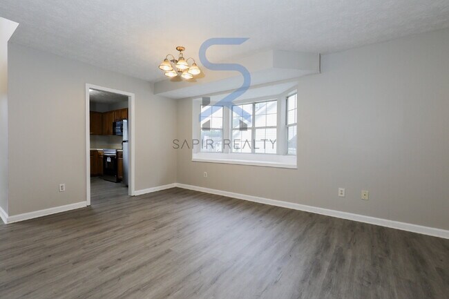 Building Photo - Move in before October 15th and get $100 O...