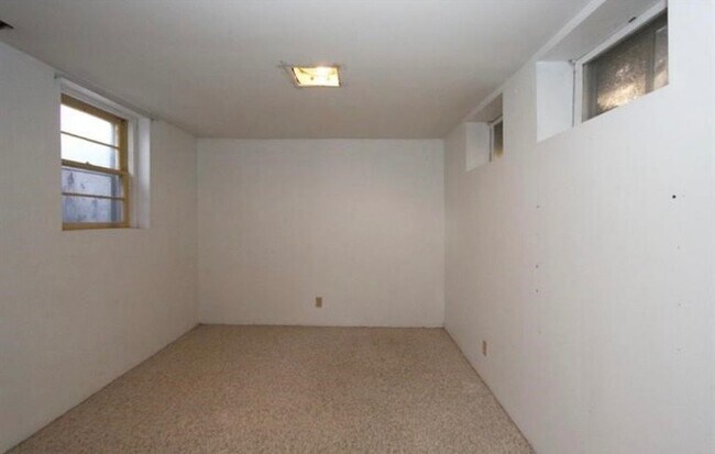 Building Photo - 1610 Burr St