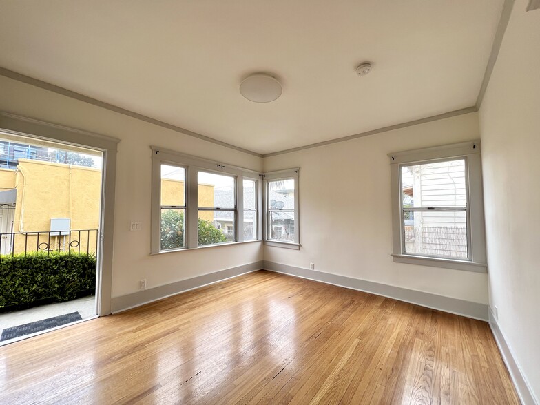 Primary Photo - 1343 Portia St