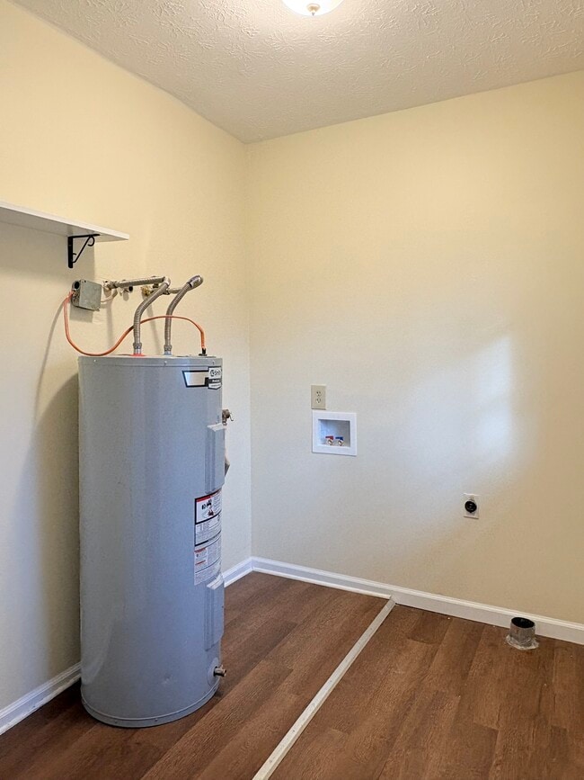 Building Photo - 1232 N Sunrise Dr